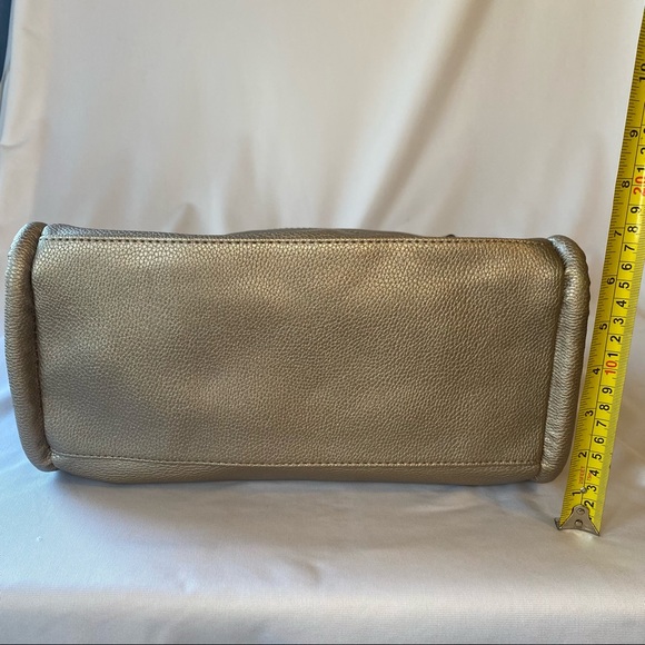 Neiman Marcus - L/G Metallic Faux Leather Shopping Tote - Picture 8 of 8